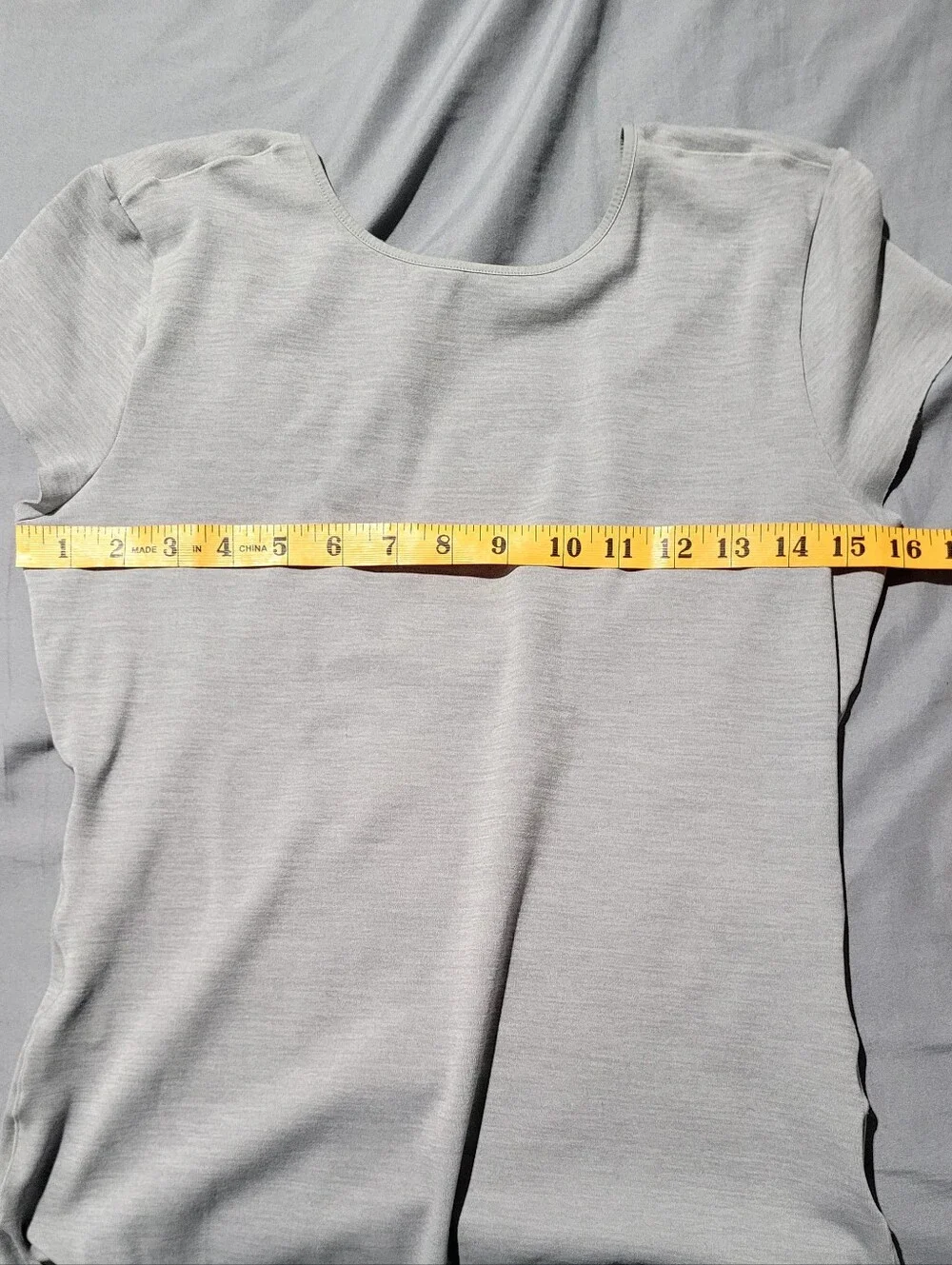 Nike Yoga Dri-FIT Gray Scoop Back Short Sleeve Top Size Small